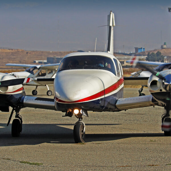13 600x600 - چرا داشتن دو خلبان در پروازهای تجاری برای ایمنی مسافران حیاتی است؟