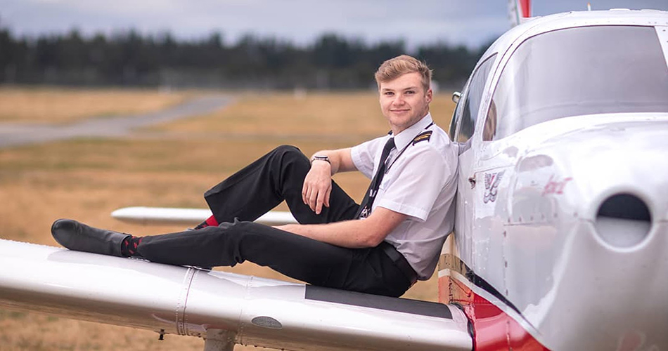 17 - چرا آموزش خلبانی انتخاب مناسبی برای جوانان جاه طلب است؟