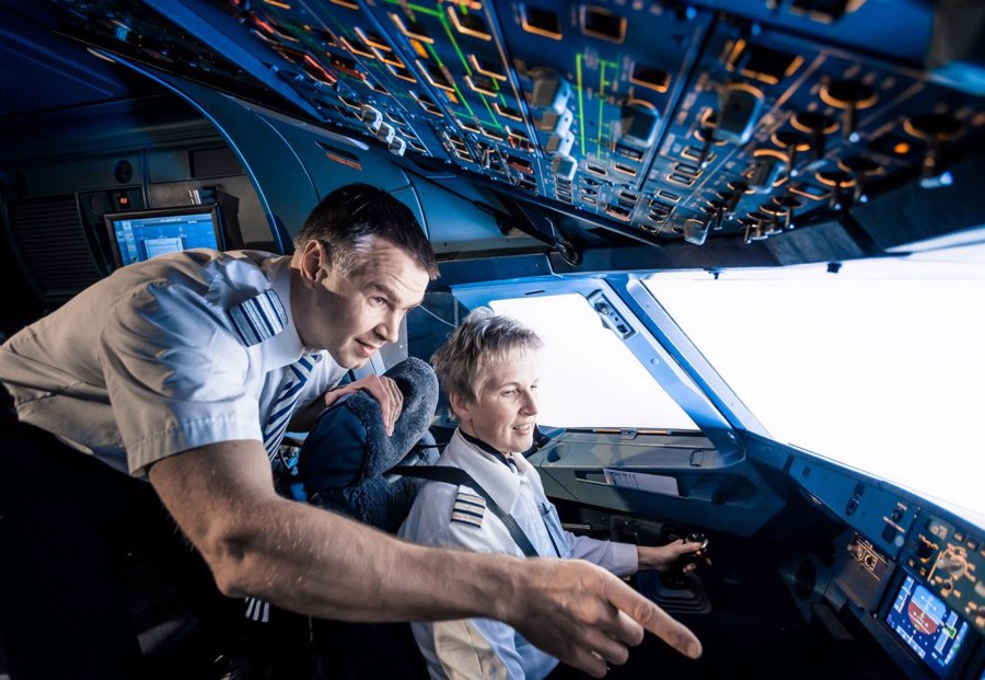 pilot training 1024x683 1 - پرسش و پاسخ هایی پیرامون خلبانی در آلمان